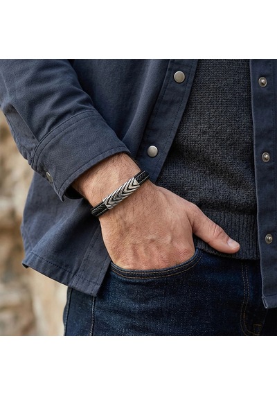 Moncuk Design Kurt Pençesi Motifli Çelik Kilitli Siyah Deri Erkek Bileklik 33511b8d7