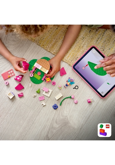 LEGO® Gabby’s Dollhouse Peri Kedi’nin Bahçe Evi 11212 - 4 Yaş ve Üzeri için Aksesuarlar İçeren Oyuncak Yapım Seti (103 Parça)