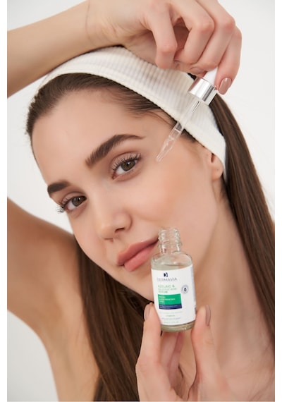 Azelaıc & Salıcylıc Acıd Serum Yağlı Akne Eğilimli Cilt Tipleri Için Yüz Serumu 30 Ml