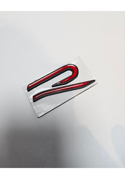 Volkswagen R Yeni Nesil İthal Metal Bagaj Yazısı Siyah Zemin - Kırmızı Yazı Logo Arma Siyah Kırmızı