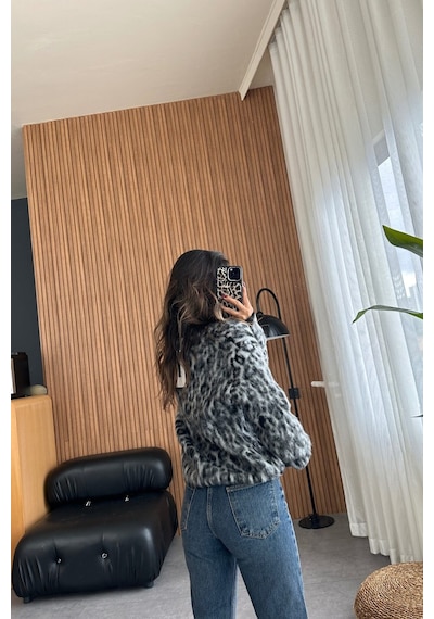 Camp Store Marka Model Leopar Desenli Saçaklı Hırka Standart
