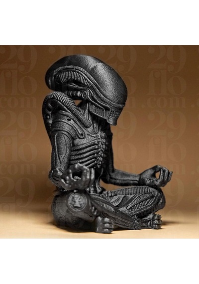 Xenomorph Alien Meditasyon Figürü - Yoga Yapan Uzaylı Yaratık Biblo Masaüstü Dekoratif Hediyelik