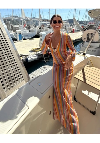 Fashion Cocktail Sürrealist Altın Tokalı 1970 Ler Desenli Zikzaklı Boho Hippi Kollu Tatil Elbisesi Çok Renkli Fashion Cocktail Sürrealist Altın Tokalı 1970 Ler Desenli Zikzaklı Boho Hippi Kollu Tatil Elbisesi Çok Renkli