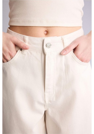 Defacto %100 Pamuk Normal Bel Kısa Paça Gabardin Bermuda F3133ax26smwt84 Beyaz-wt84