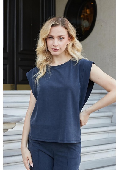Jument Kadın Modal İpeksi Likralı Kumaş Geniş Sıfır Yaka Düşük Omuzlu T-shirt Bluz-lacivert Lacivert Jument Kadın Modal İpeksi Likralı Kumaş Geniş Sıfır Yaka Düşük Omuzlu T-shirt Bluz-lacivert Lacivert