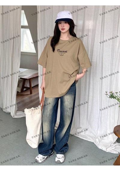 Flood Of Style Unisex Bay Yazılı Baskılı Düşük Omuzlu T-shirt Kod-1386 Kahverengi
