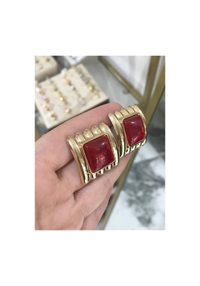 Bordo Şık Kare Model Küpe Altın