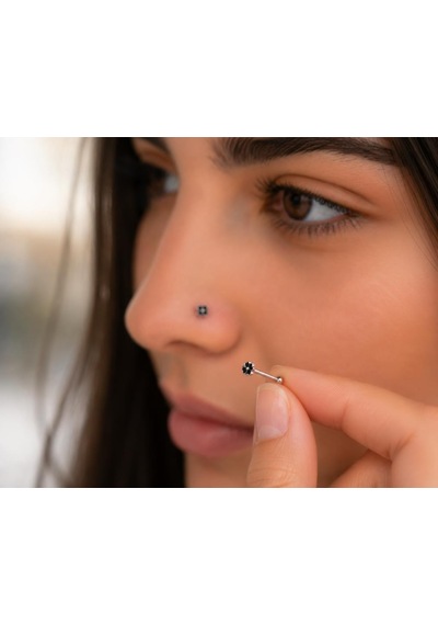 925 Ayar Gümüş Burun Hızması Siyah Çiçek Desenli Minimal Nose Stud Kadın Erkek Unisex 8 Mm Gri