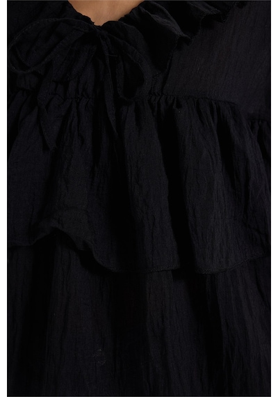 Tudors Kadın Slim Fit Dar Kesim V Yaka Fırfır Detaylı Uzun Kol Siyah Bluz-52082
