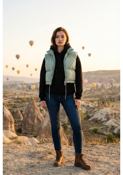 Feg Store Kadın Mint Yeşili Crop Dik Yaka Fermuarlı Belden Lastikli Ayarlanabilir Şişme Yelek Yeşil Feg Store Kadın Mint Yeşili Crop Dik Yaka Fermuarlı Belden Lastikli Ayarlanabilir Şişme Yelek Yeşil