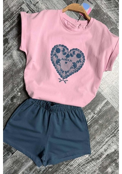 Riccotarz Kız Çocuk Göğsünde Dantel İşleme Kalp Detaylı Pembe T-shirt Beli Lastikli Şortlu Takım Riccotarz Kız Çocuk Göğsünde Dantel İşleme Kalp Detaylı Pembe T-shirt Beli Lastikli Şortlu Takım