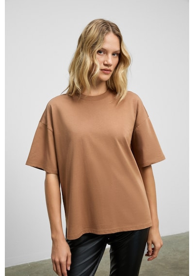 Grımelange Jemmy Kadın %100 Organik Pamuk Relaxed Fit Yırtmaçlı Yuvarlak Yakalı Vizon T-Shirt Grımelange Jemmy Kadın %100 Organik Pamuk Relaxed Fit Yırtmaçlı Yuvarlak Yakalı Vizon T-Shirt