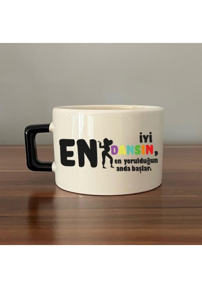 En İyi Dansın Baskılı Kadınlar Günü Siyah Kulplu C Fincan