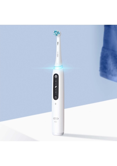 Oral-B iO 5 Şarjlı Diş Fırçası Beyaz