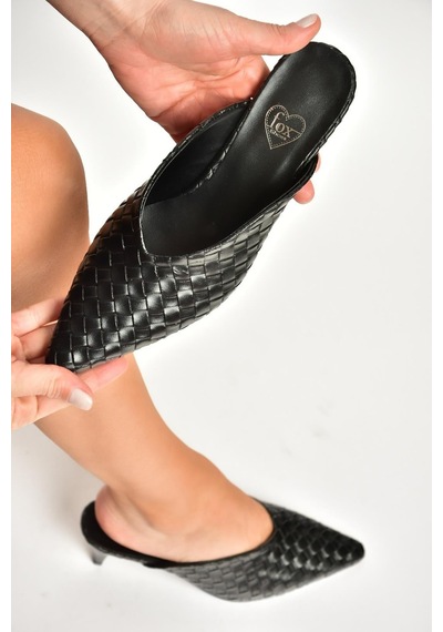 Fox Shoes Y654660709 Siyah İnce Topuklu Önü Kapalı Kadın Terlik