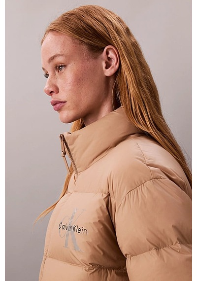 Calvin Klein Kadın Regular Fit Grafik Baskılı Dik Yaka Şişme Mont - Bej Amphora