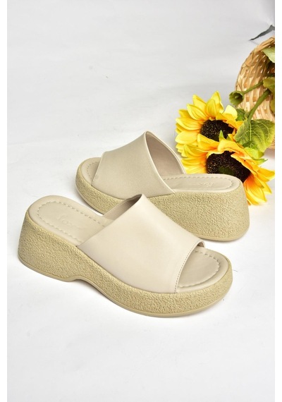 Fox Shoes S996741209 Bej Kalın Tabanlı Kadın Terlik Bej