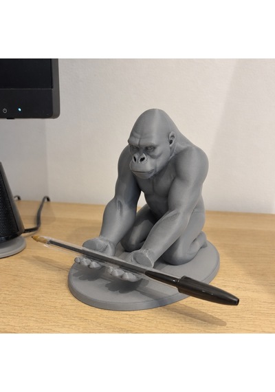 3d Baskı Goril Telefon Tutucu - Kaslı Goril Masaüstü Telefon Standı-gri
