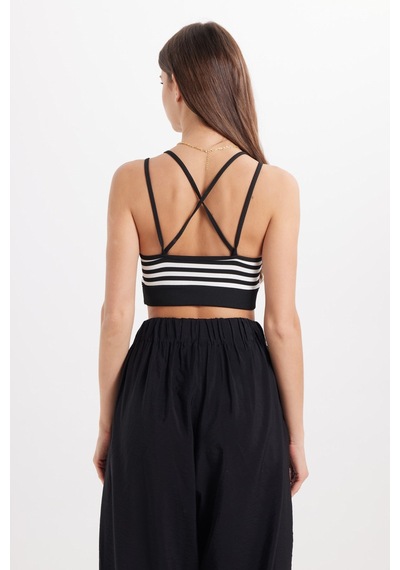 Tudors Kadın Slim Fit Dar Kesim Sırtı Çapraz Bağlamalı Askılı V Yaka Çizgili Siyah Crop -51086