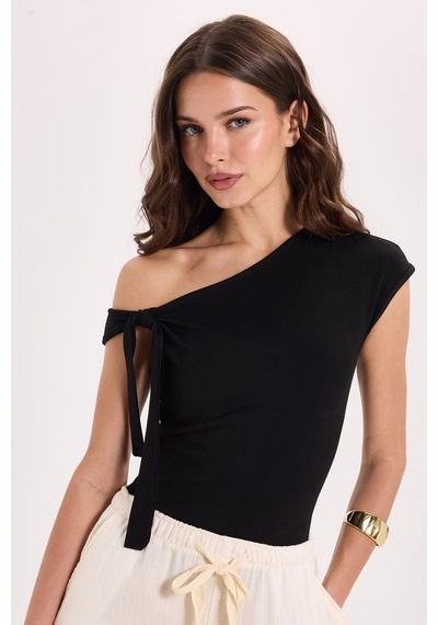 Tudors Kadın Slim Fit Dar Kesim Kısa Kollu Kayık Yaka Siyah Bluz-50538