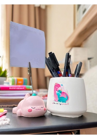 Sevimli Yorgun Pembe Dinozor Temalı Set Fotoğraf Not Tutacağı Ve Dino Baskılı Kalemlik Hediyelikl Pembe