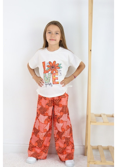 Fesshera Kız Çocuk Love Yourself Baskılı Tişört Ve Geometrik Etnik Desenli Geniş Paça Pantolon Takımı Turuncu Fesshera Kız Çocuk Love Yourself Baskılı Tişört Ve Geometrik Etnik Desenli Geniş Paça Pantolon Takımı Turuncu