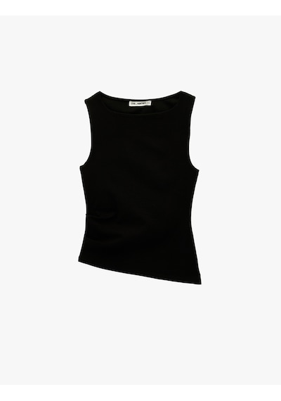 Koton Slim Fit Asimetrik Kesim Kolsuz Kayık Yaka Bluz Siyah 6sal30049ık Siyah