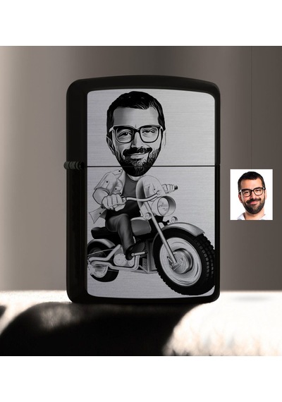 Kişiye Özel Bay Motorcu Karikatürlü Benzinli Siyah Metal Çakmak -