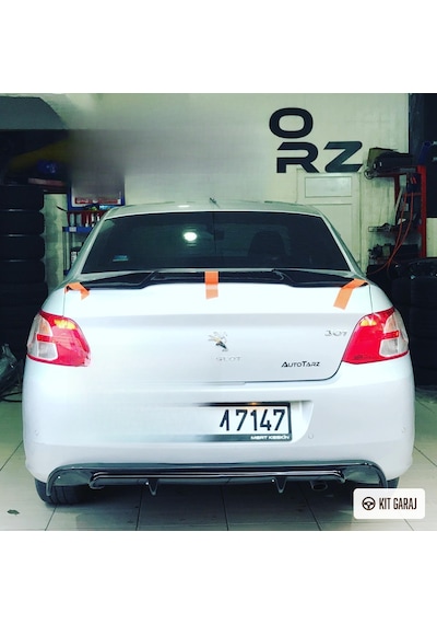 Peugeot 301 2012-2023 Parlak Siyah Ön Ek Plastik Boyalı