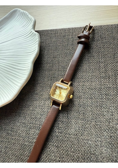 Retro Minimal Deri Kordon Vintage Kadın Kol Saati Minik İçi Sarı Altın