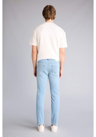 Defacto Carlo Skinny Fit Ekstra Dar Kalıp Normal Bel Ekstra Dar Paça Jean Pantolon D0025AX26SP Mavi