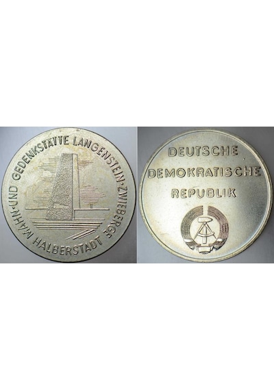 Doğu Almanya Langensteın Zwıeberge Yahudi Soykırımı Anıtı Temalı Madalyon. 36 Mm 25,4 Gram Kendi Kapsülünde Çil Kondisyon.
