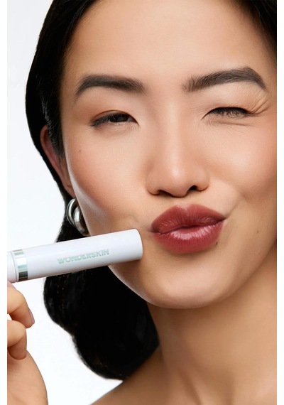 Wonderskin Uzun Süre Kalıcı Renkli Dudak Maskesi Demure 4ml