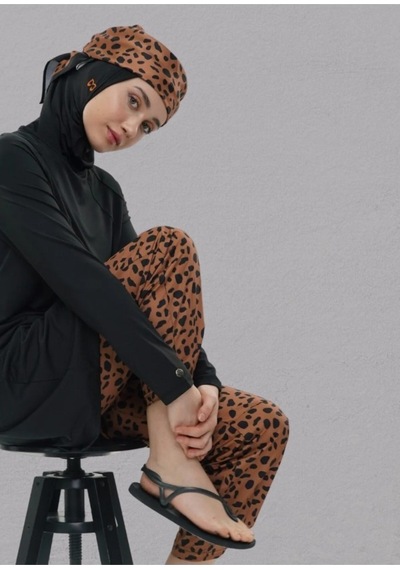 Mayovera Kaplan Desenli Mayo Bej Pantolon Siyah