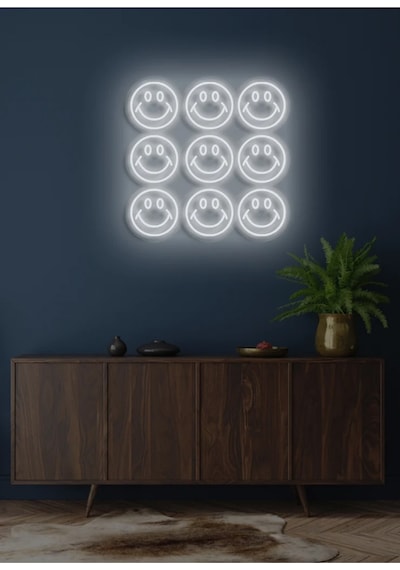 Gülücük Figürlü Neon Tabela Beyaz
