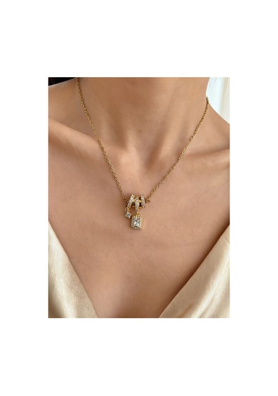 Gold Renk Baget Taşlı Zarif Kolye - Minimalist Modern Tasarım Altın