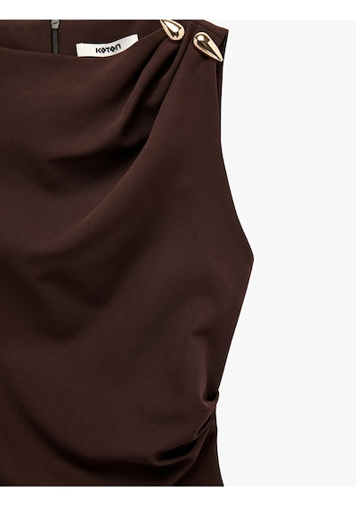 Koton Slim Fit Aksesuarlı Drapeli Kolsuz Bisiklet Yaka Mini Elbise Kahverengi 7wak80003pw Kahve