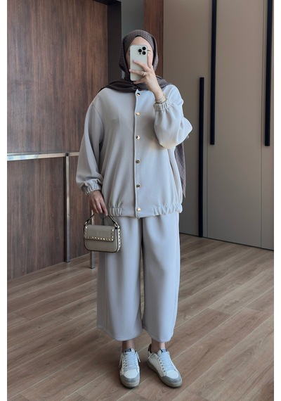 Balenbi Kadın Cupra Modal Bomber Ceketli Bol Paça Pantolonlu Tesettür Takım 3843 - Premium Seri Bej Balenbi Kadın Cupra Modal Bomber Ceketli Bol Paça Pantolonlu Tesettür Takım 3843 - Premium Seri Bej