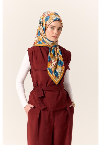 Silk Home Organik Pamuk İpek Eşarp Çilek Kırmızısı Gök Mavi Çiçek Desenli Tok Duruşlu 90x90 Çok Renkli