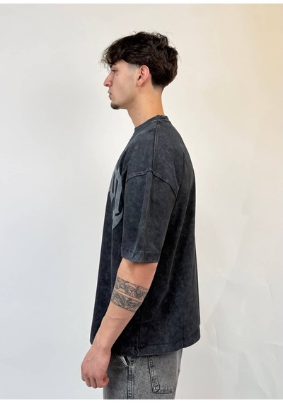 Zaee Studio Renge Renk Oversize Baskılı Tişört Siyah Eskitme