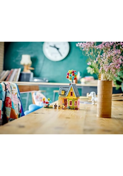 LEGO® | Disney Pixar “Yukarı Bak” Evi 43217-9 Yaş ve Üzeri Çocuklar için Yaratıcı Oyuncak Yapım Seti (598 Parça)