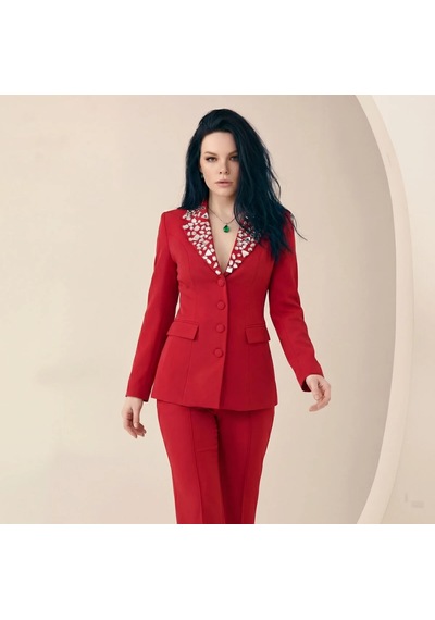 Orvelia Yaka İri Kristal Taş İşlemeli Tailored Kırmızı Blazer Ceket Ve Pantolon Takımı Vermililion Orvelia Yaka İri Kristal Taş İşlemeli Tailored Kırmızı Blazer Ceket Ve Pantolon Takımı Vermililion