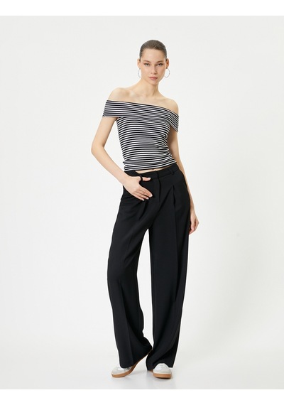 Koton Madonna Yaka Tişört Açık Omuz Slim Fit Siyah Çizgili 4sal30206ık Siyah
