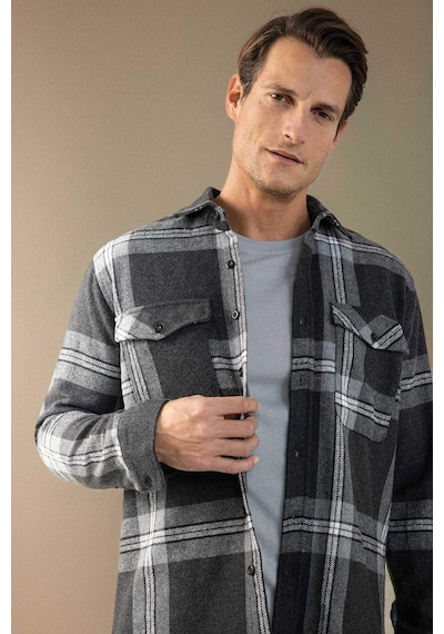 DeFacto Regular Fit Polo Yaka Kareli Oduncu Flanel Uzun Kollu Gömlek D6027AX24AUBK81 Siyah DeFacto Regular Fit Polo Yaka Kareli Oduncu Flanel Uzun Kollu Gömlek D6027AX24AUBK81 Siyah