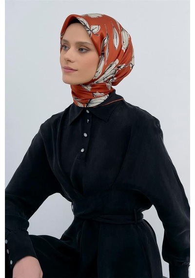 Armine Tivil Saf İpek Eşarp 9536 - 43 Turuncu Siyah Çiçek Desen Siyah Turuncu
