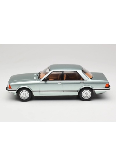 1:18 Ölçek Mcg 1982 Ford Granada Mk Iı 2.8 Ghia Diecast Metal Minyatür Model Araba 25cm