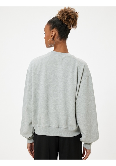 Koton Bisiklet Yaka Sweatshirt Oversize Ayıcık İşlemeli Sloganlı Şardonlu Gri Melanj 5wal10072ık Gri Melanj Koton Bisiklet Yaka Sweatshirt Oversize Ayıcık İşlemeli Sloganlı Şardonlu Gri Melanj 5wal10072ık Gri Melanj