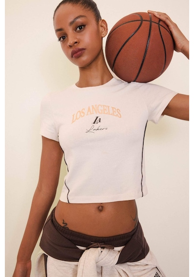 DeFactoFit NBA Los Angeles Lakers Slim Crop Fit Bisiklet Yaka Kısa Kollu Tişört D6122AX25SPER218 Ekru