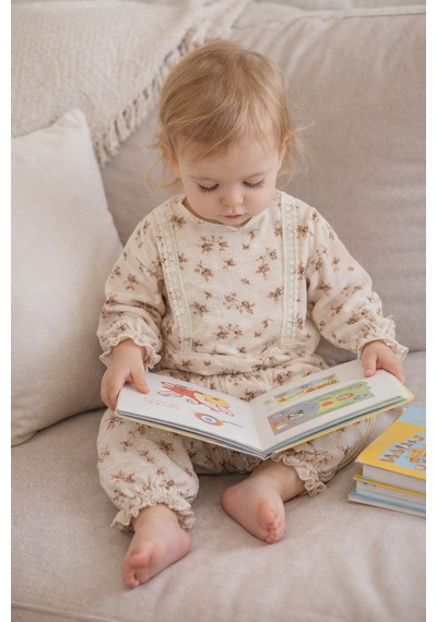 Babyhola Dantel Detaylı Çiçek Desenli Müslin Bayramlık Kız Bebek Takım Üst Ve Pantolon İkili Set 2009 Bej