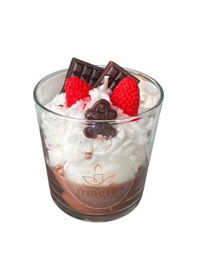 Kremalı Çikolatalı Çilekli Magnolia Soya Mum Kırmızı